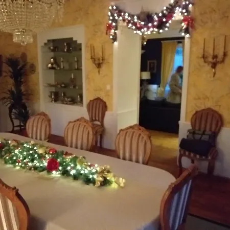 Le Clos Bourbon 2 Bed & Breakfast *